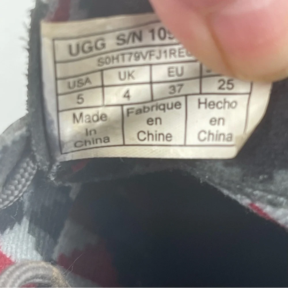 UGG Boy’s Treadlite Grey Red Lace Up Loafers Shoes - Size 5